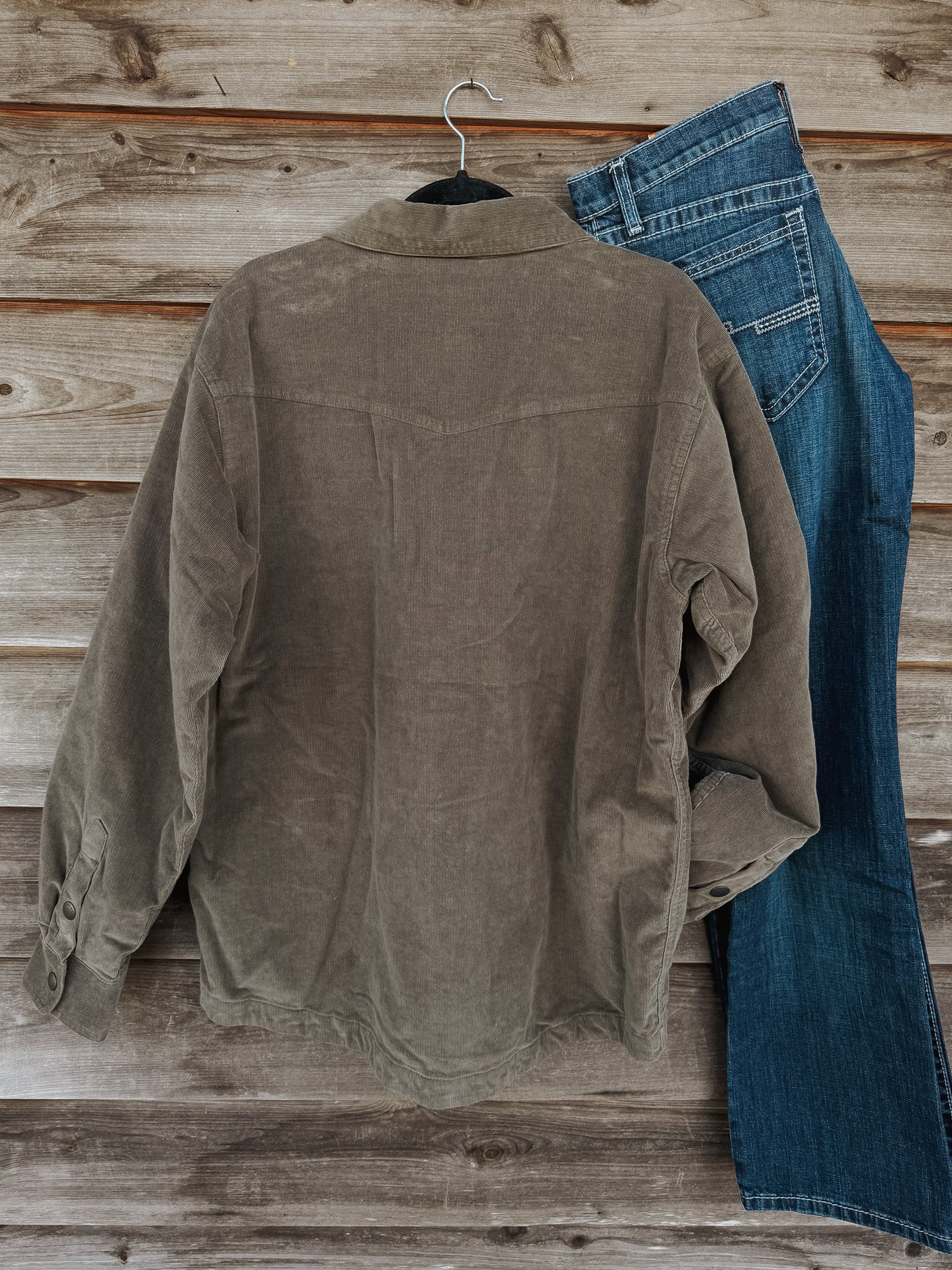 Ariat Men's Retro Corduroy Jacket in Dark Green - Image 5
