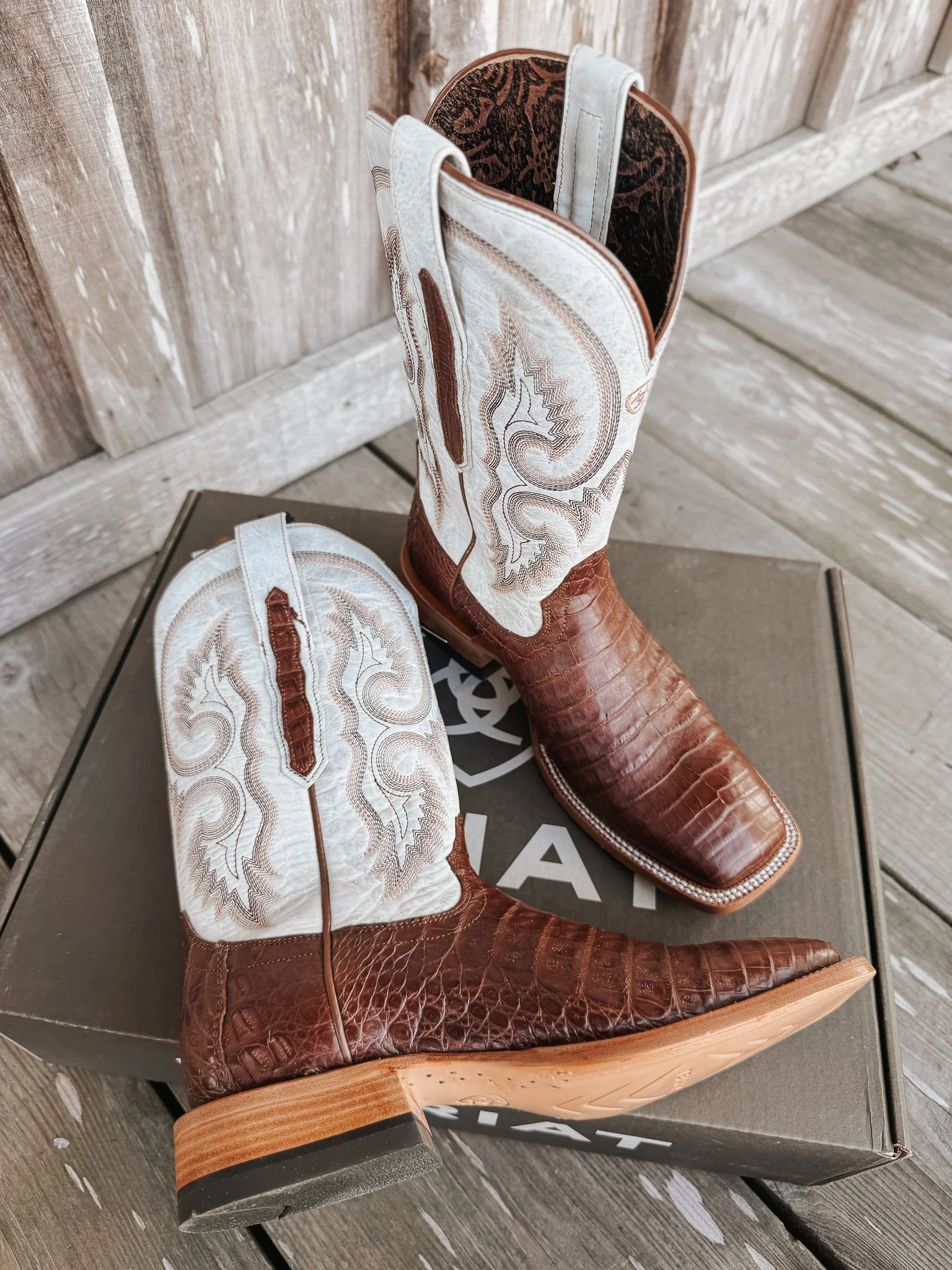 Men's Ariat Classic Callen Wide Square Toe Western Boots - Image 18