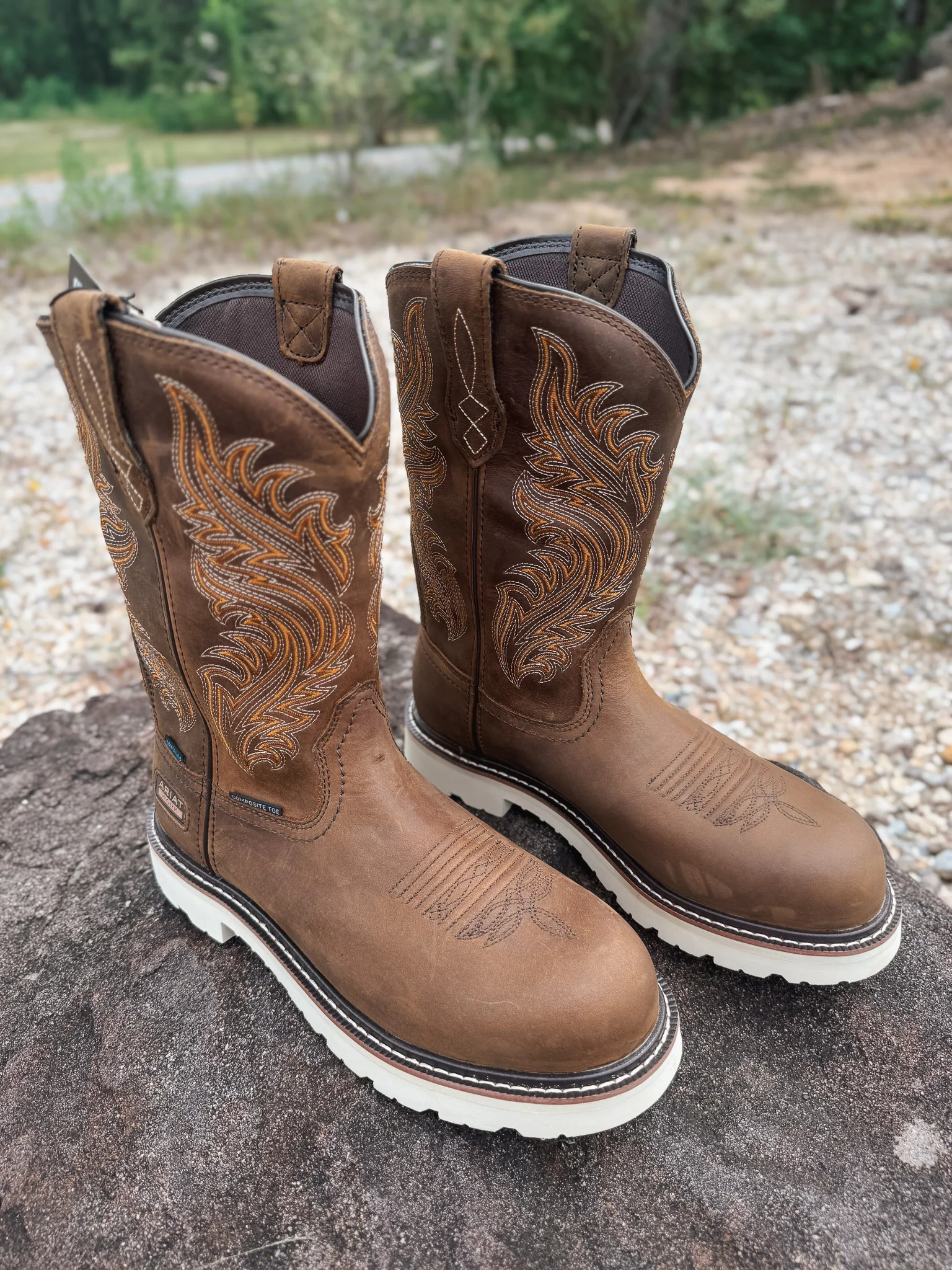 Men's Ariat Activator Argo Waterproof Distressed Brown Round Composite Toe Work Boots - Image 7