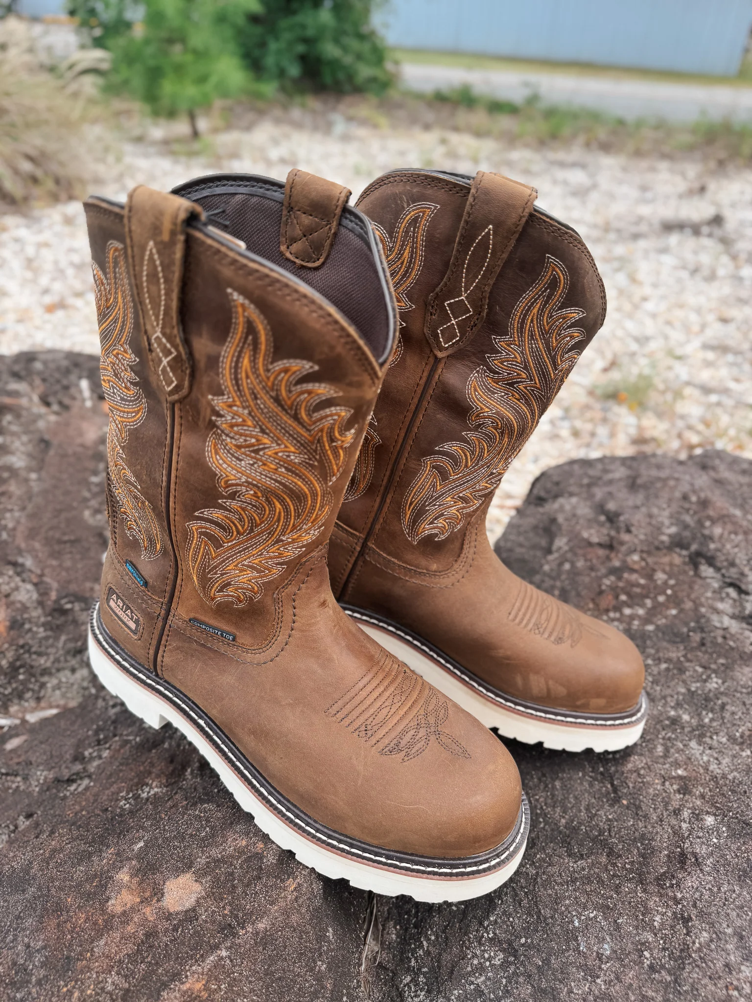 Men's Ariat Activator Argo Waterproof Distressed Brown Round Composite Toe Work Boots - Image 9