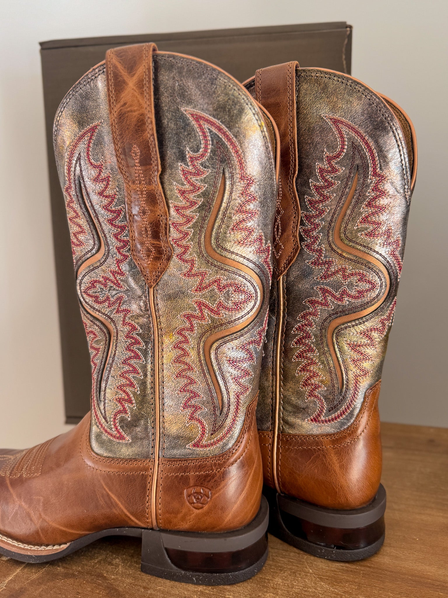Women's Ariat Captivate Wide Square Toe Western Boots - Image 5