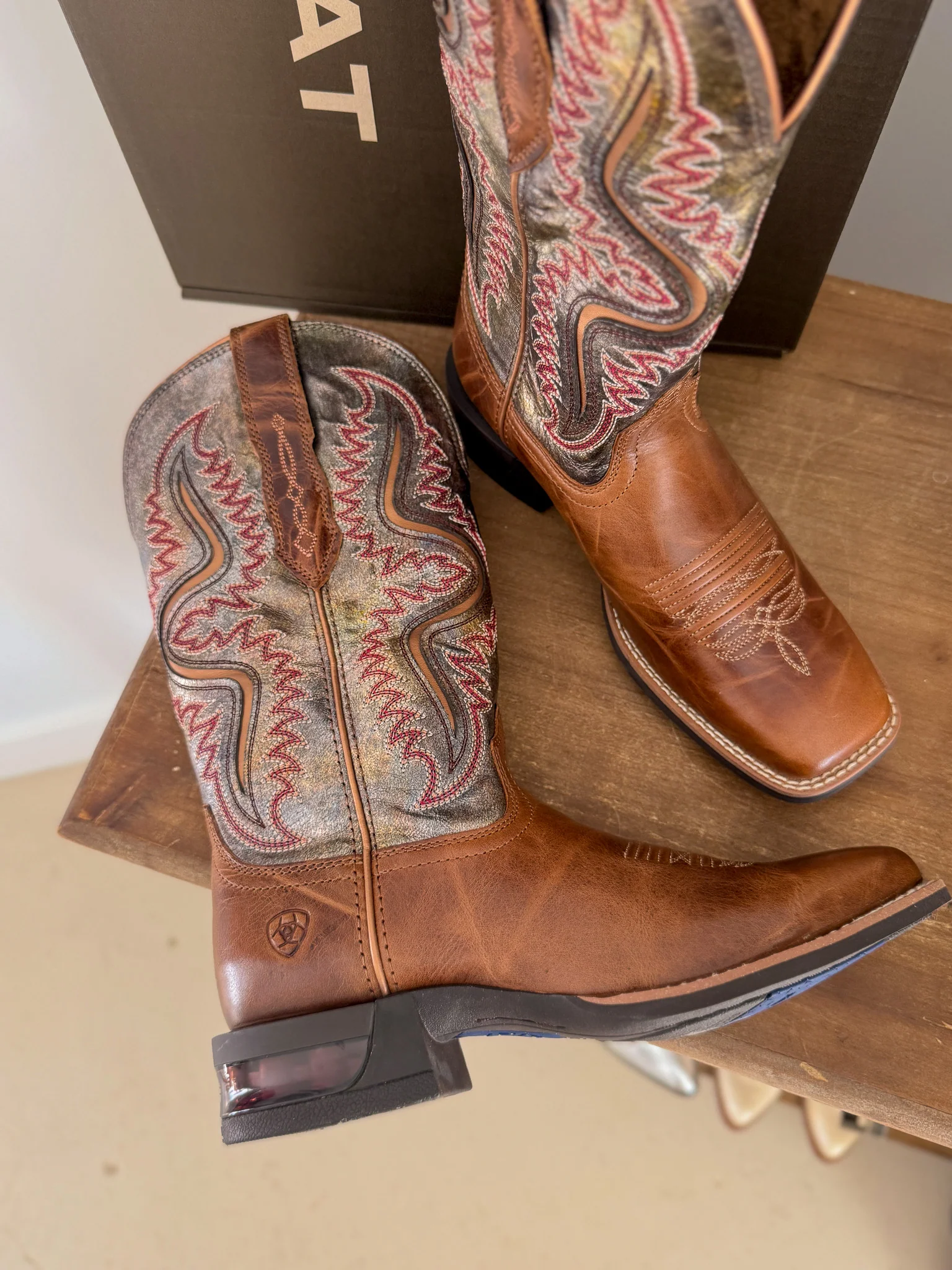 Women's Ariat Captivate Wide Square Toe Western Boots - Image 7