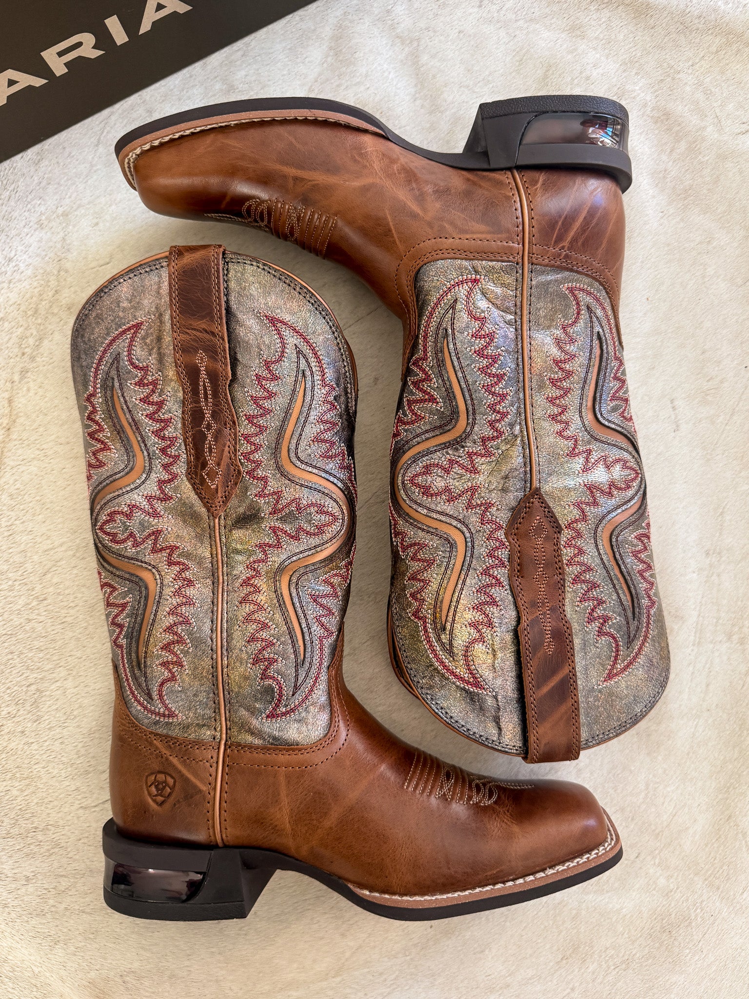 Women's Ariat Captivate Wide Square Toe Western Boots - Image 9