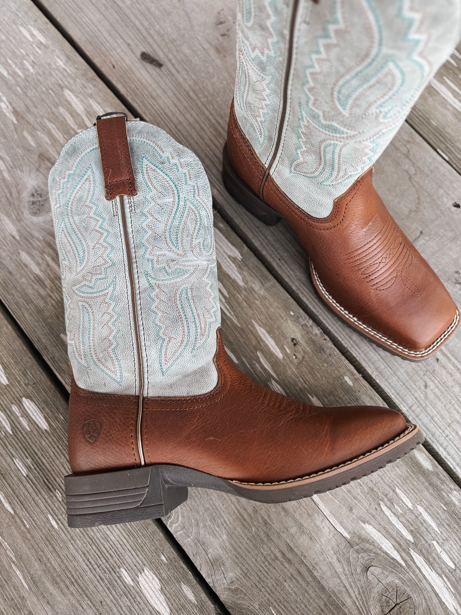 Women's Ariat Hybrid Ranchwork Wide Square Toe Western Boots - Image 10