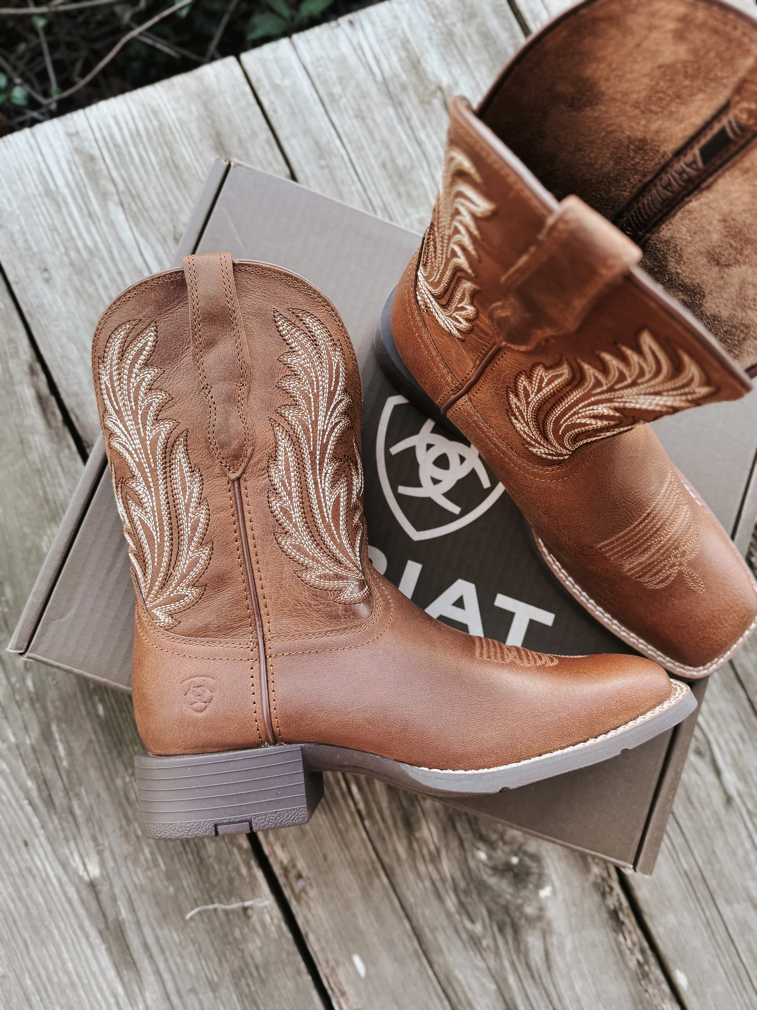 Women's Ariat Round Up Filly Wide Square Toe Western Boots - Image 14