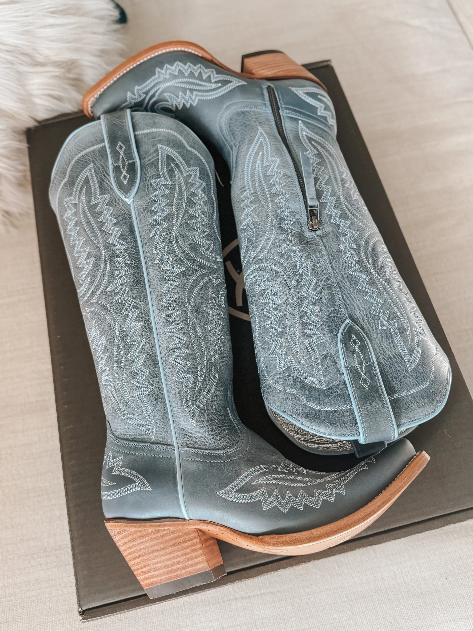 Ariat Women's Casanova Western Boots in Vintage Denim - Image 10