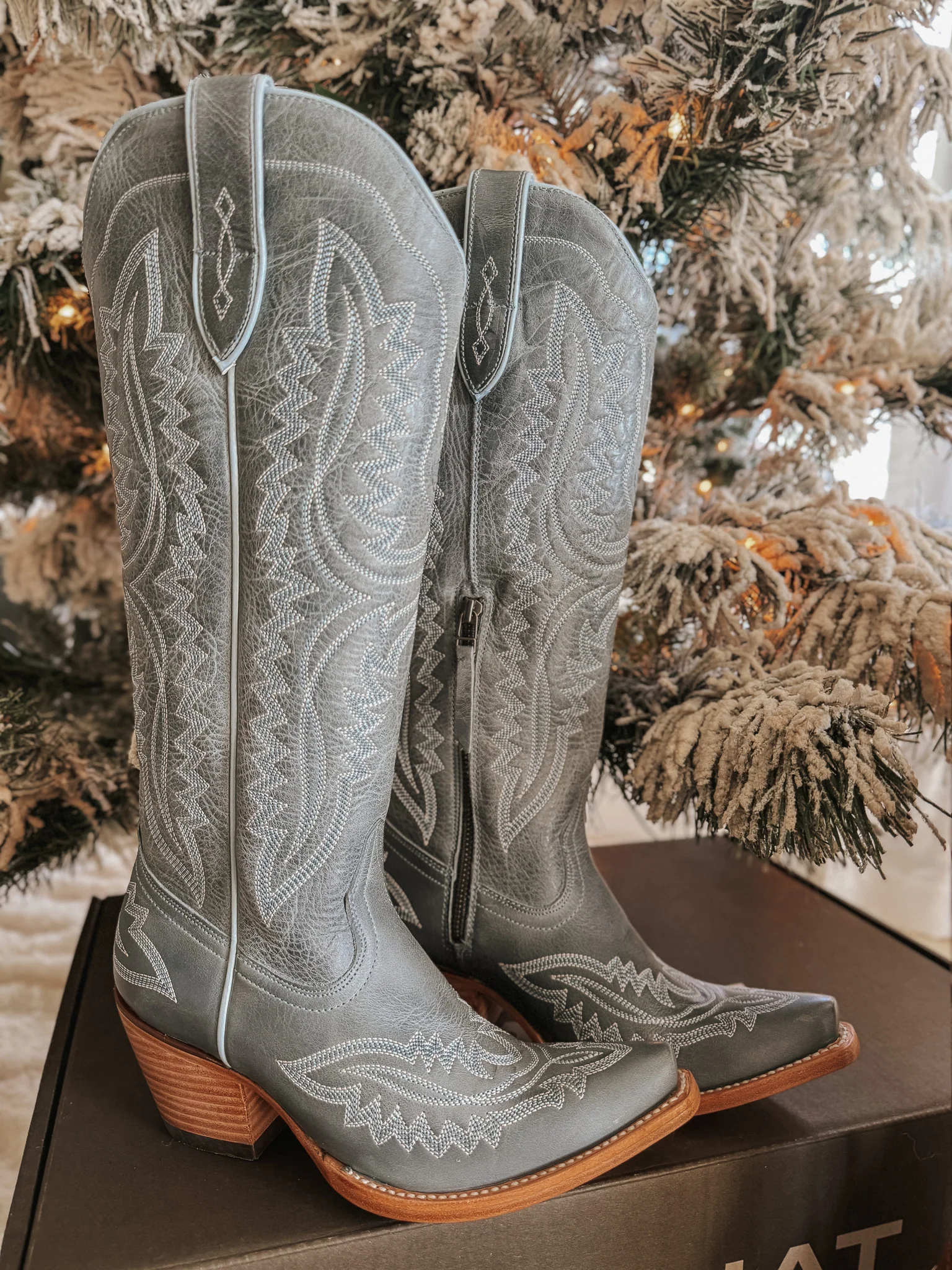 Ariat Women's Casanova Western Boots in Vintage Denim - Image 5