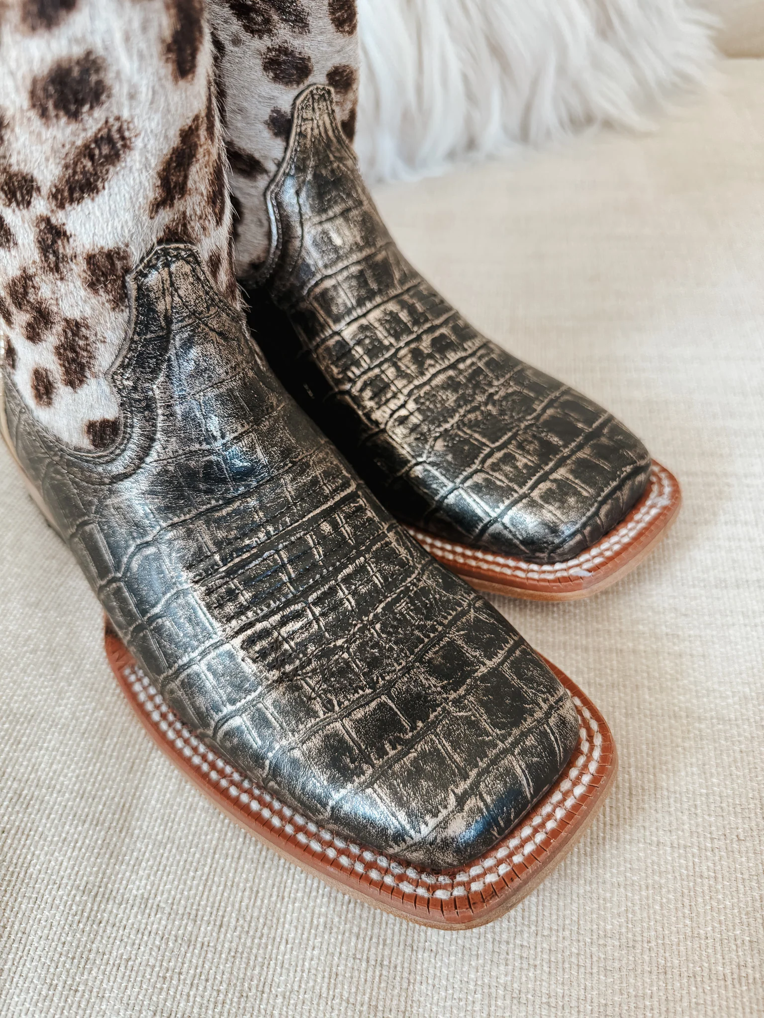 Ariat Women's Frontier Farrah Wide Square Toe Western Boot - Image 3