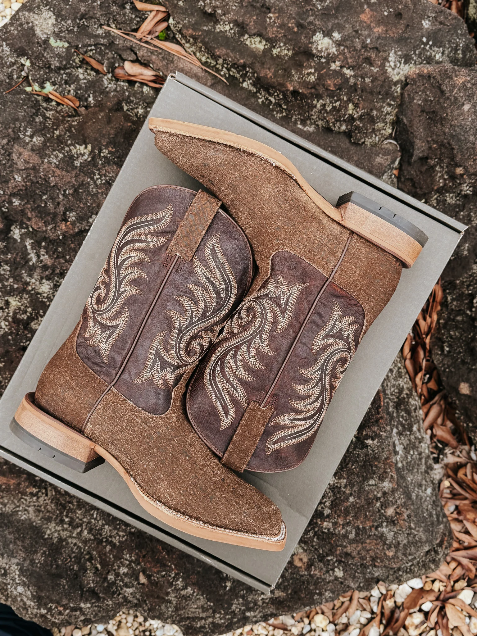 Ariat Men's Cattle Call Wide Square Toe Boots - Image 8