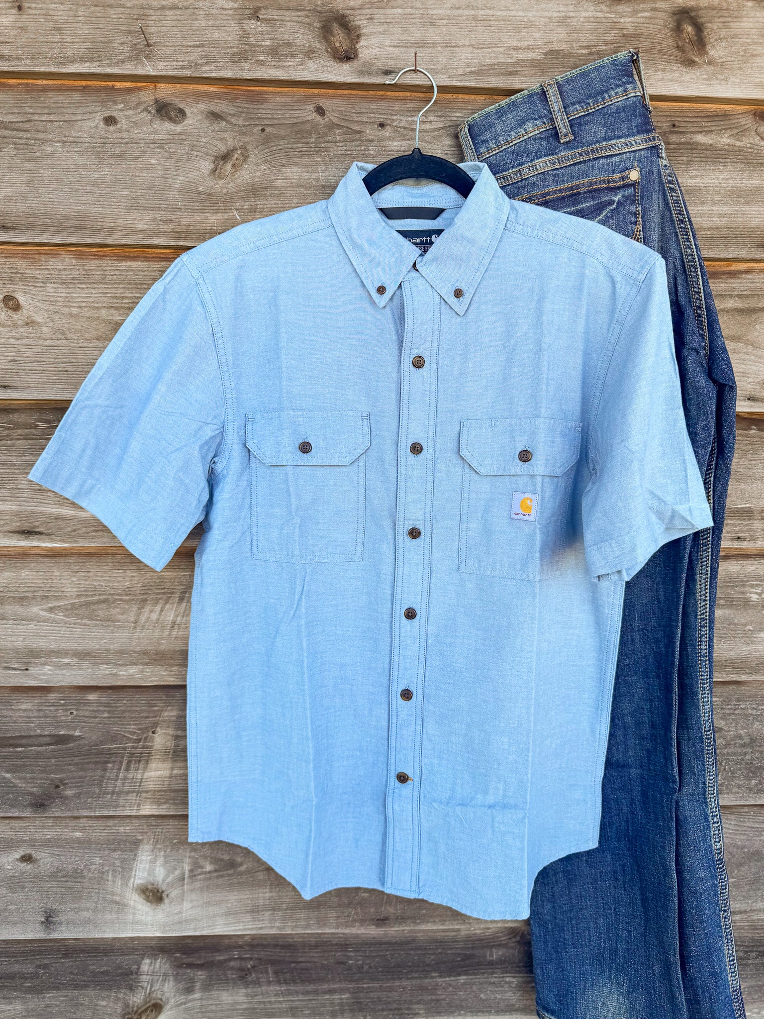 Men's Carhartt Loose Fit Midweight Chambray Short-Sleeve Shirt in Chambray Blue - Image 5