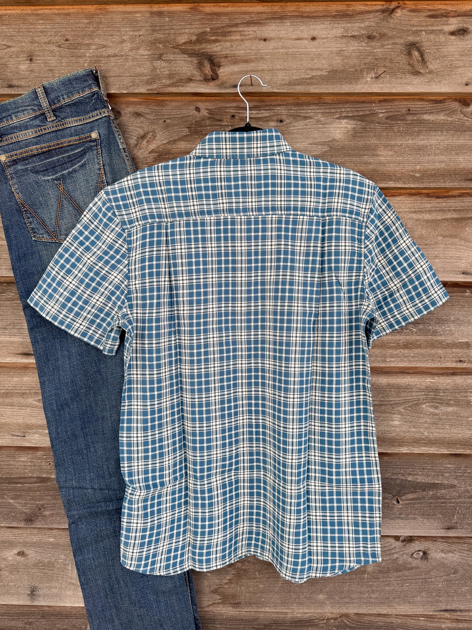 Men's Carhartt Rugged Flex Relaxed Fit Lightweight Short-Sleeve Plaid Shirt in Blue - Image 2