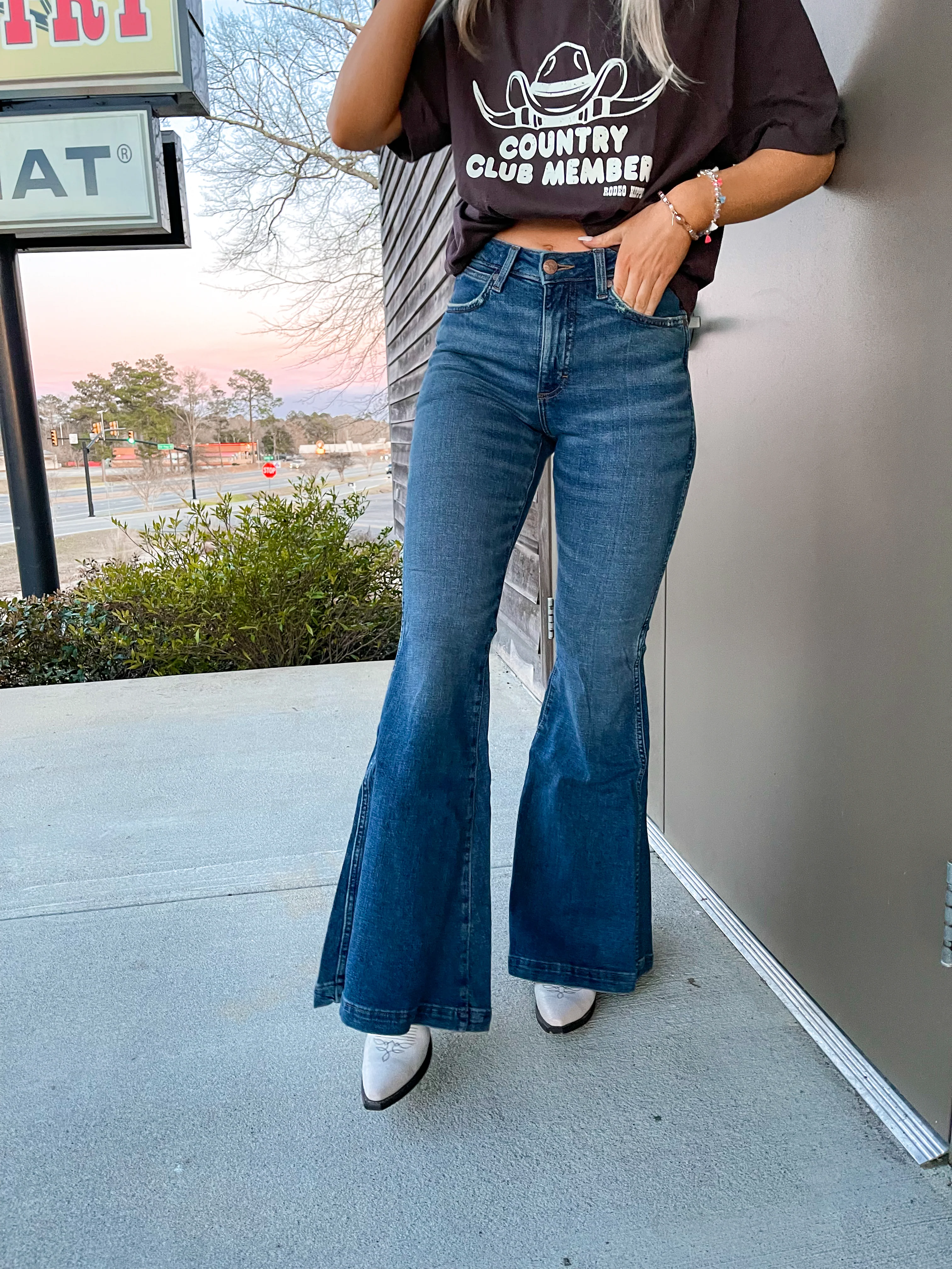 Wrangler Retro Flare Jeans - Image 5