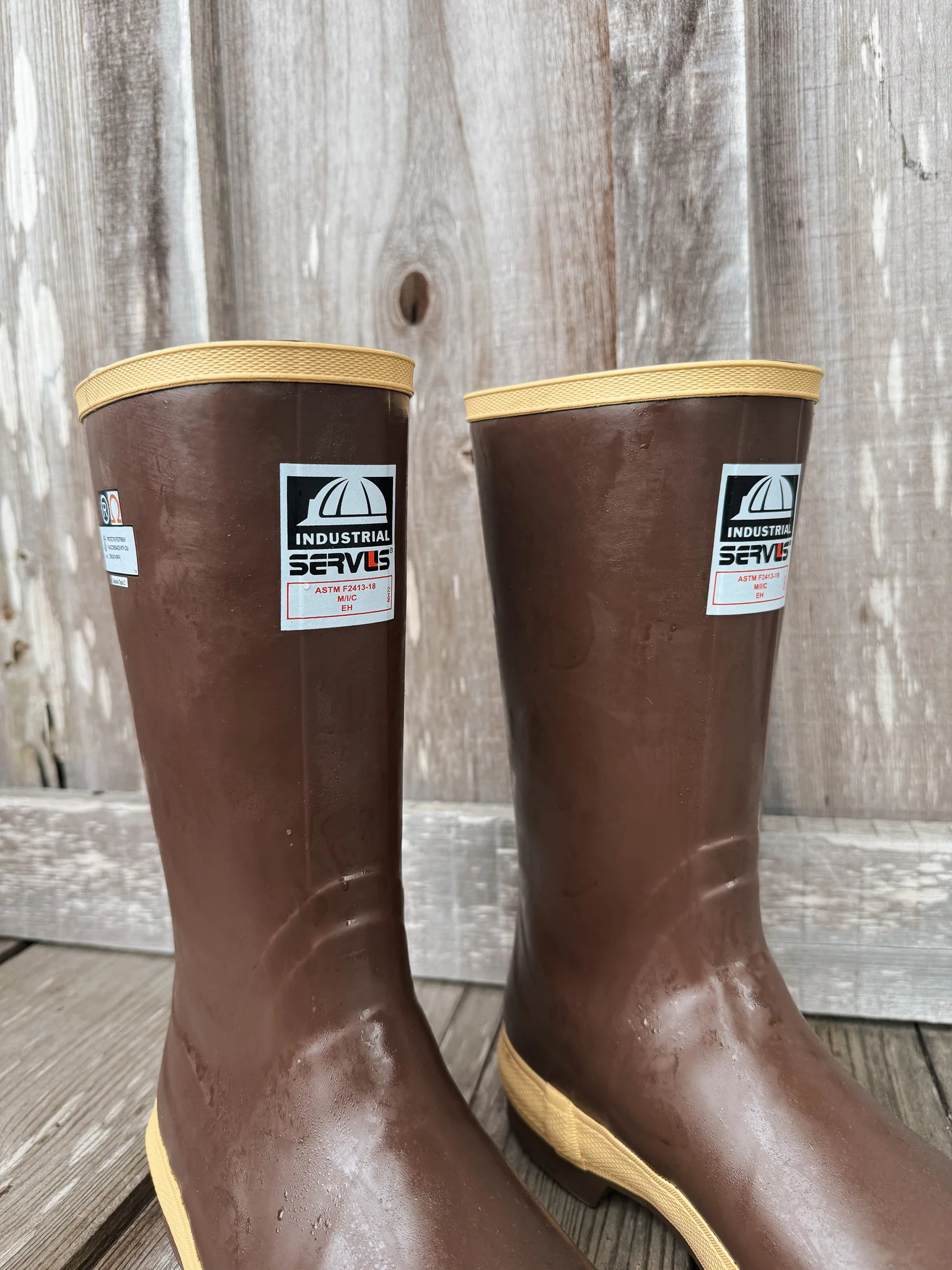 Men's Honeywell 12" Waterproof Rubber Steel Toe Boots - Image 4