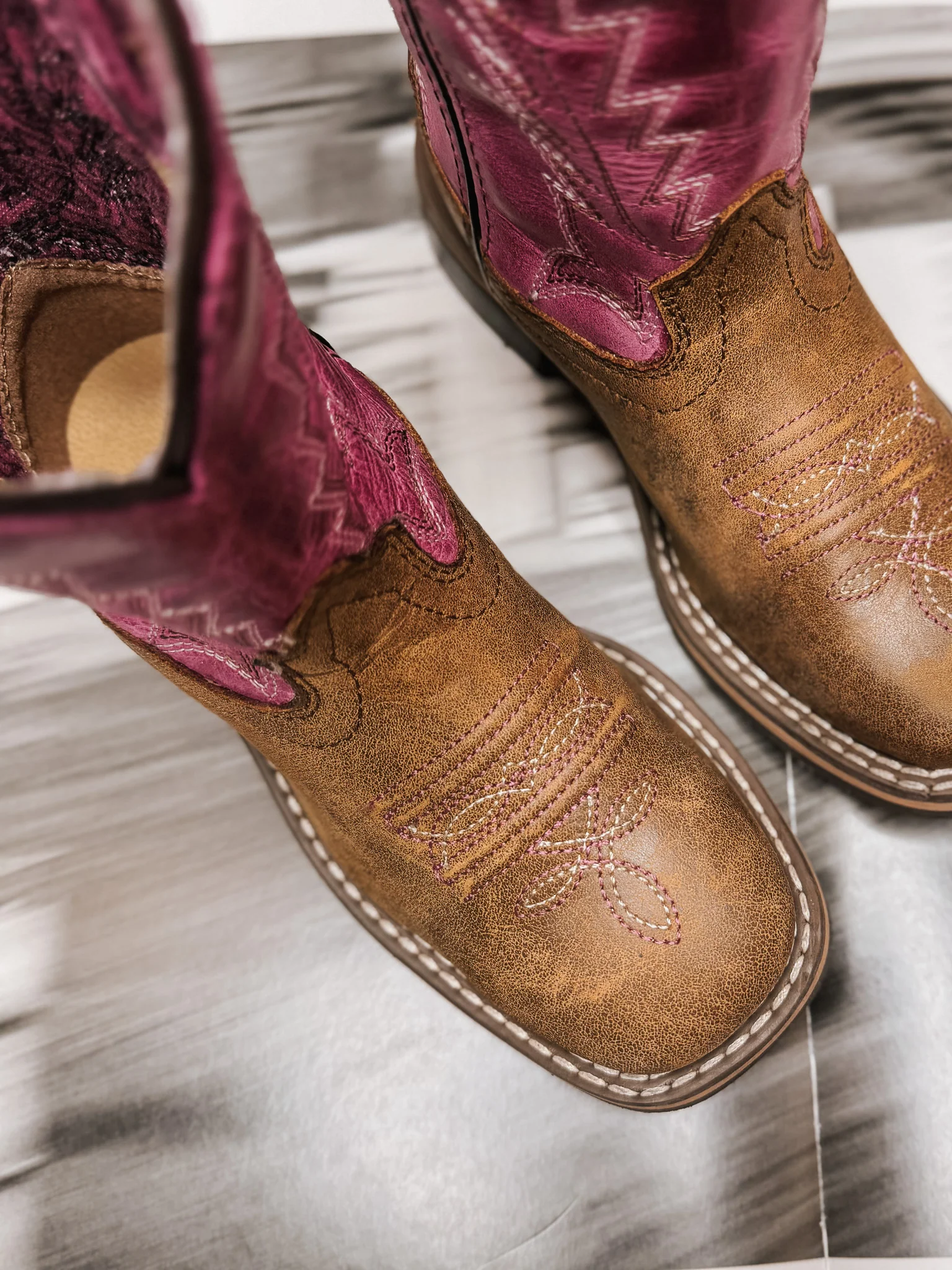 Girl's Smoky Mountain Vintage Brown and Pink Square Toe Boot - Image 3