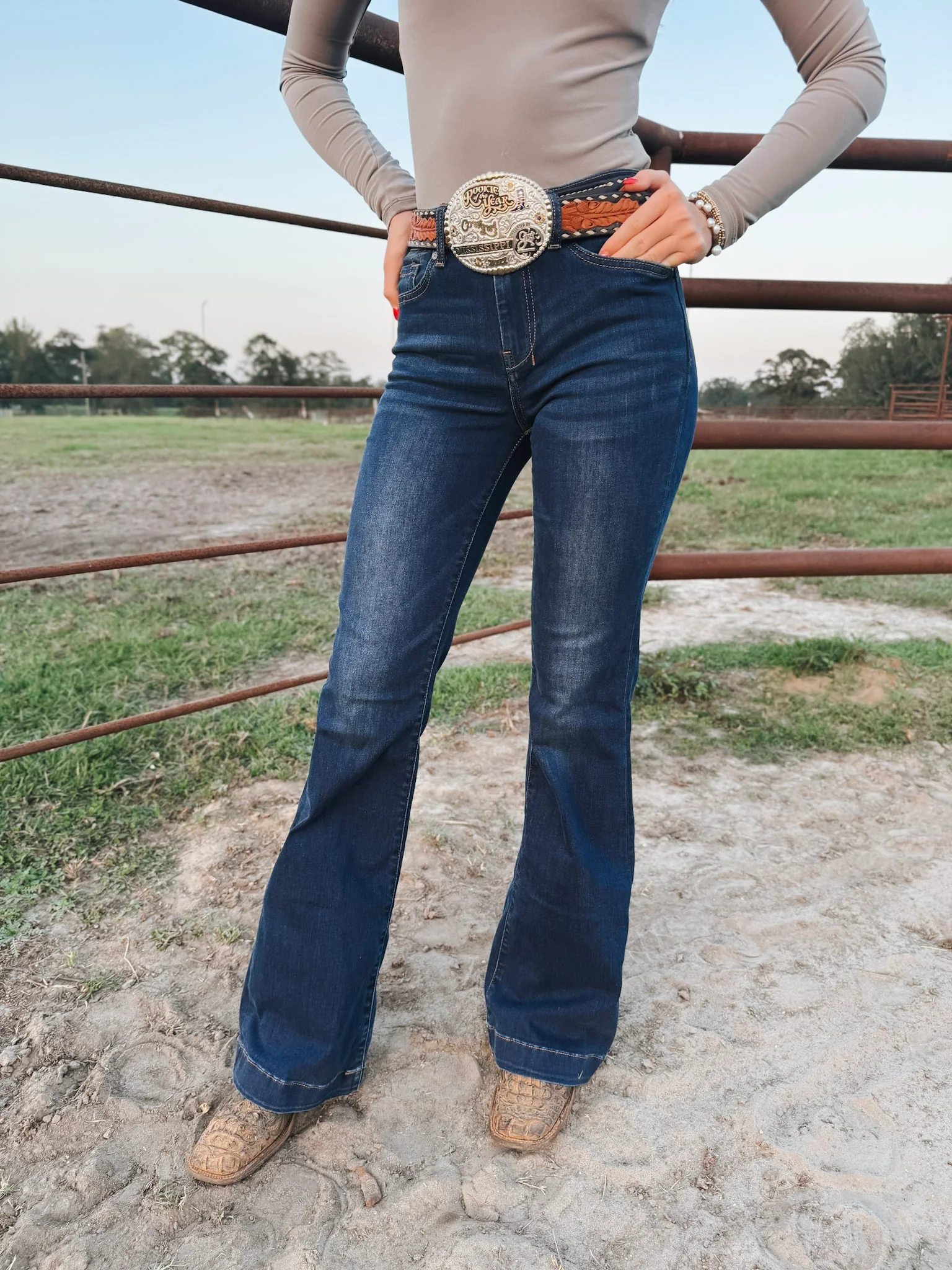 7 For All Mankind XRT Moreno Dojo Flare Jeans - Image 15