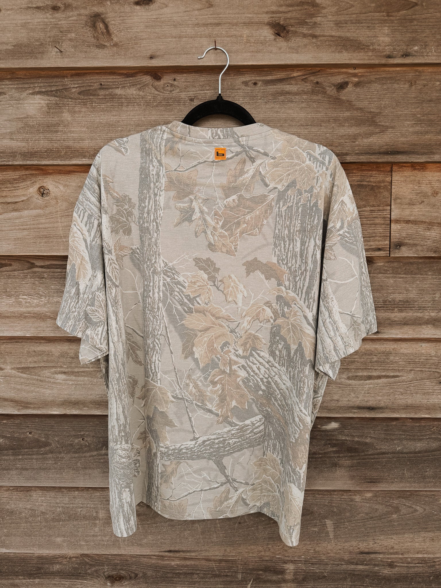 Banded Sunday Camo Tee | Realtree Xtra Grey - Image 7