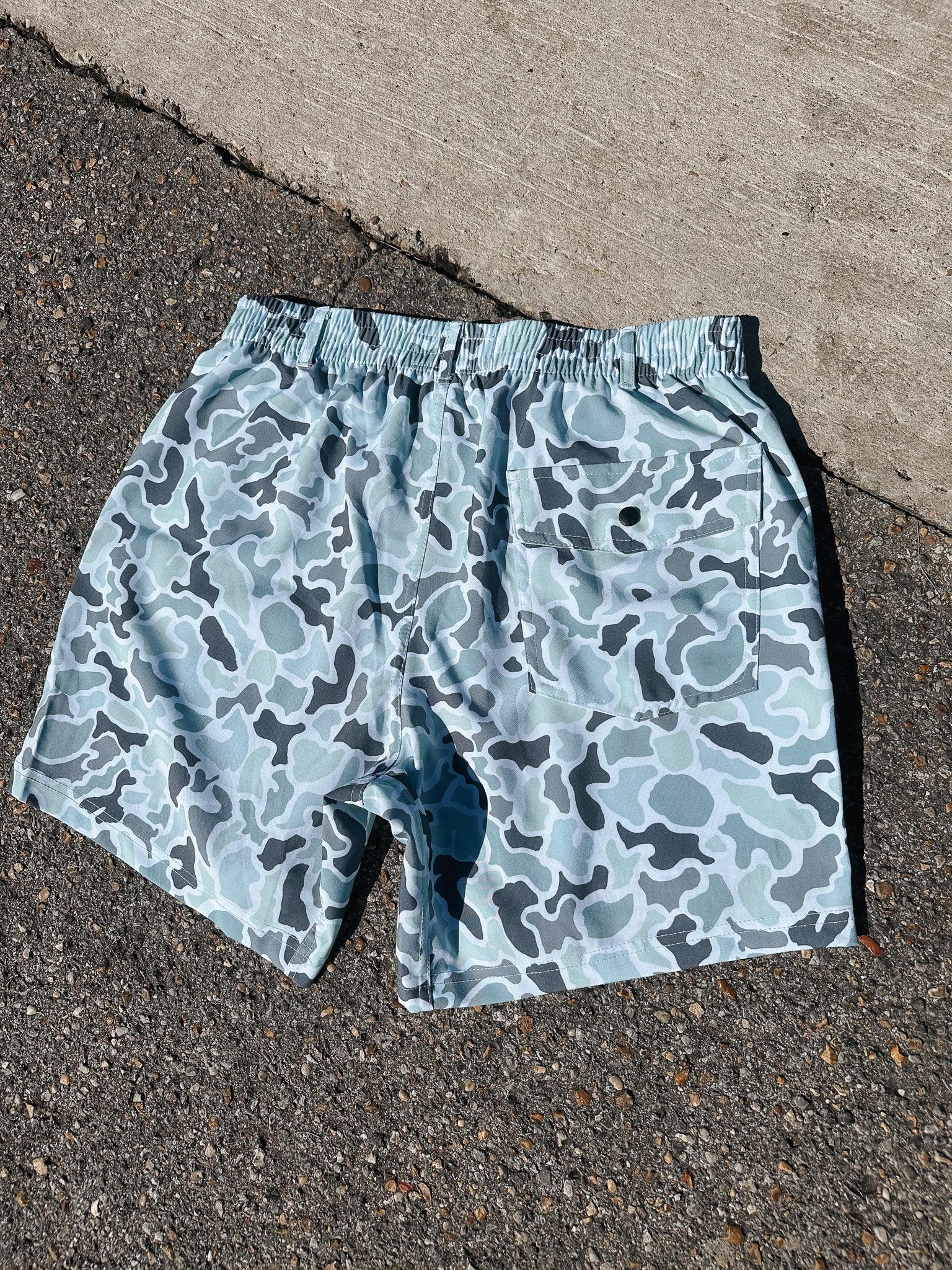 Men's Local Boy Outfitters Volley Shorts in Localflage Lagoon