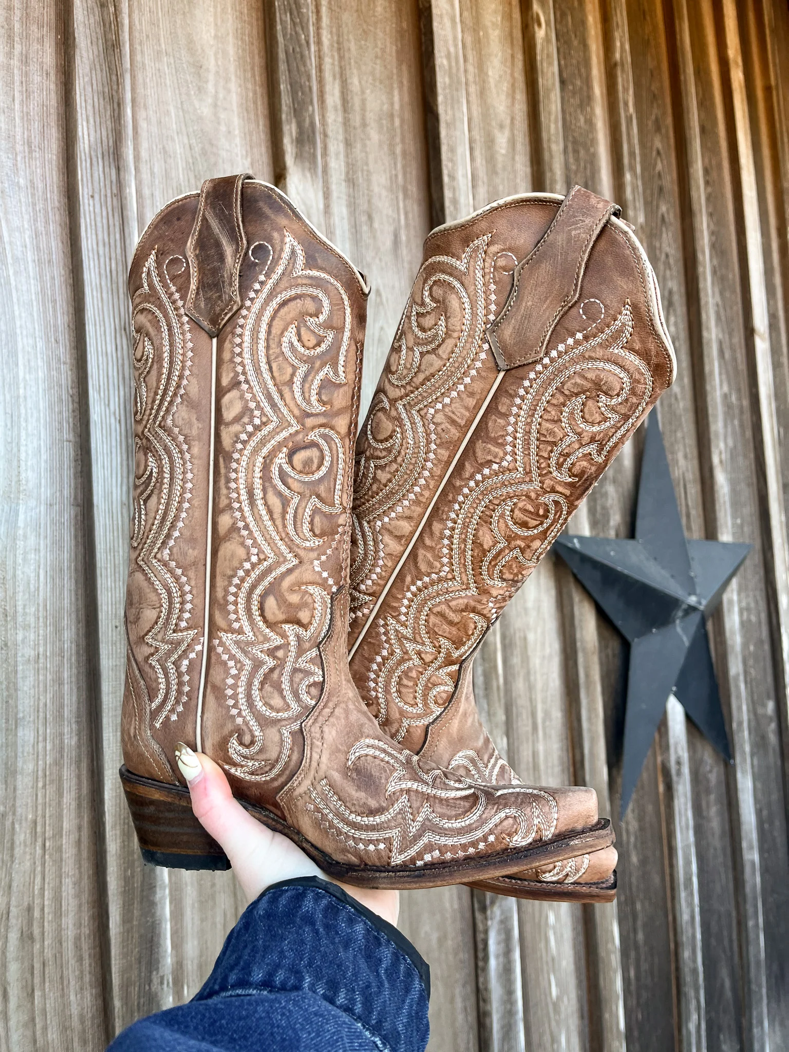 WOMEN'S CIRCLE G BY CORRAL BROWN SEQUENCE EMBROIDERY BOOTS
