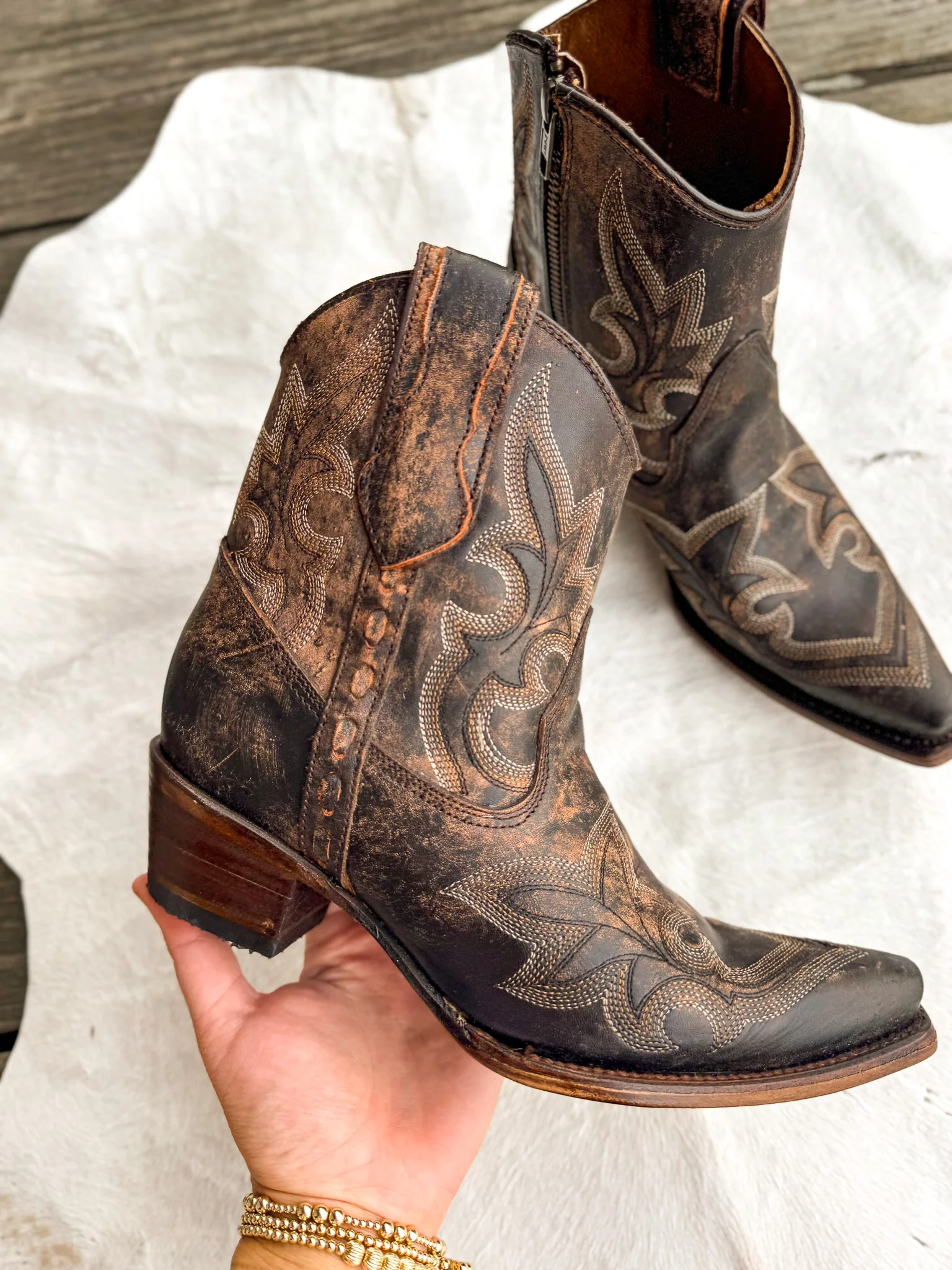 Women's Circle G By Corral Black & Brown Western Zipper Booties - Image 8