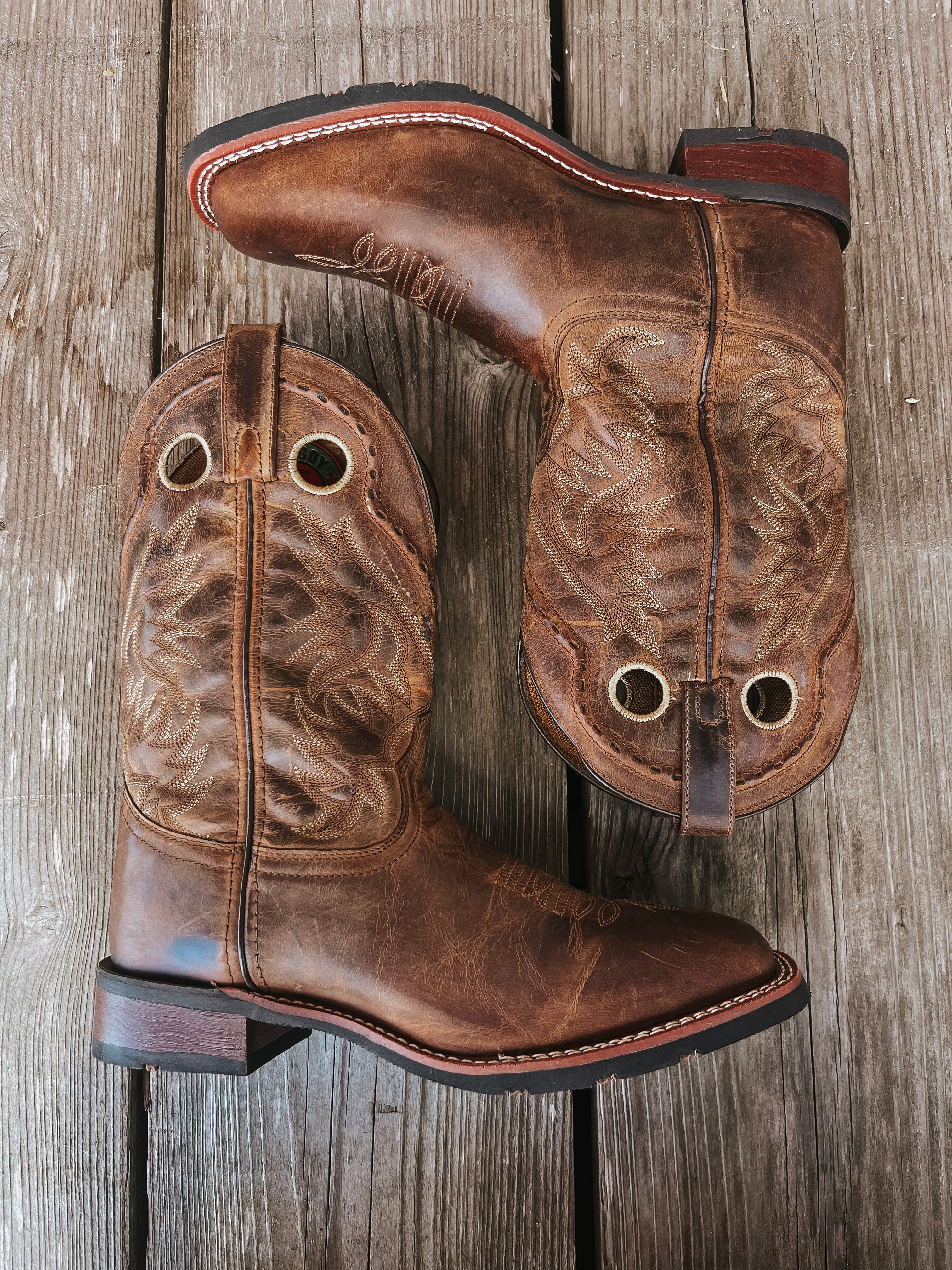 MEN'S LAREDO DISTRESSED TAN KANE BROAD SQUARE TOE BOOTS - Image 3
