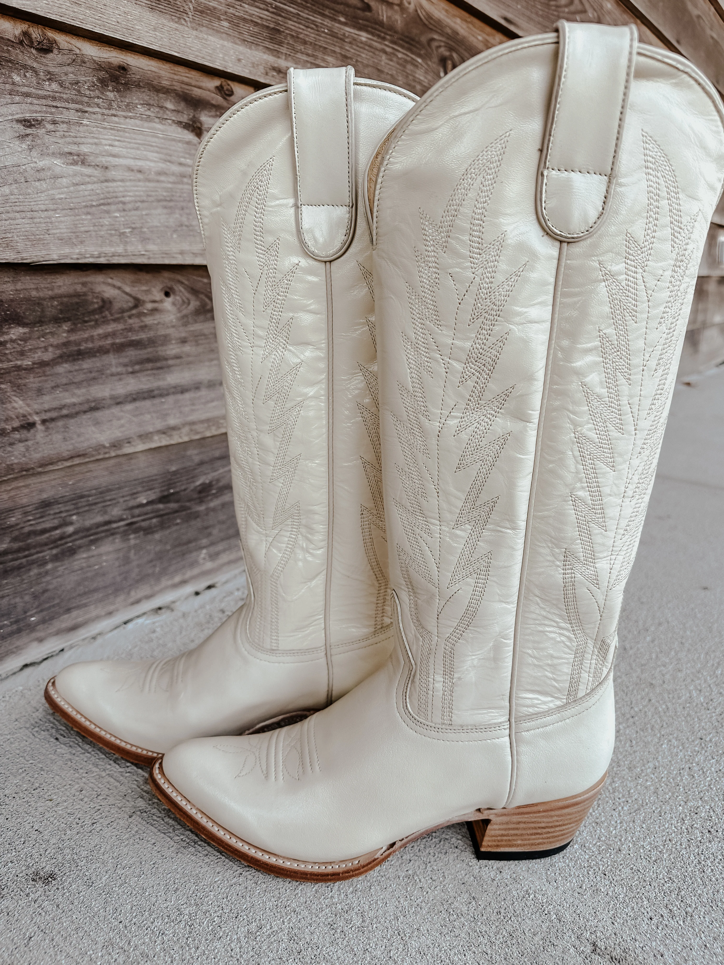 Women's 15" Macie Bean Spacey Gracey Almond Toe Cream Boot - Image 18