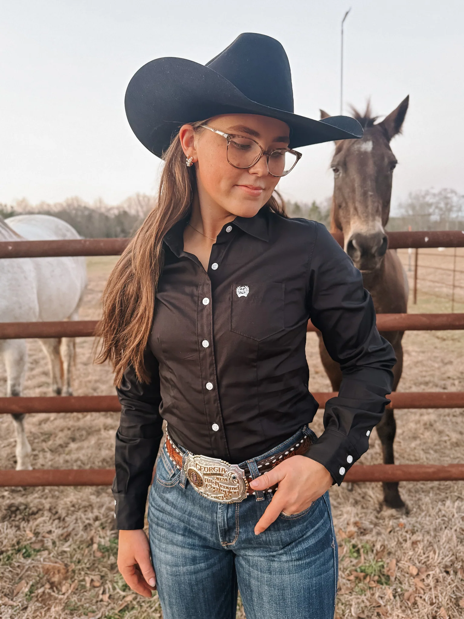 Cinch Women's Long Sleeve Button Down in Solid Black - Image 6