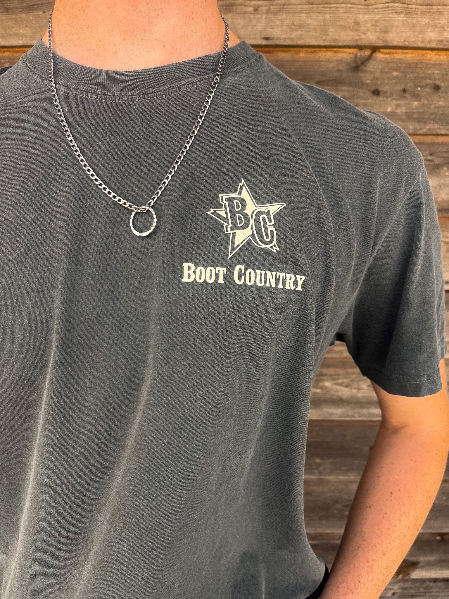 **EXCLUSIVE** Boot Country In Flight T-Shirt in Pepper - Image 3