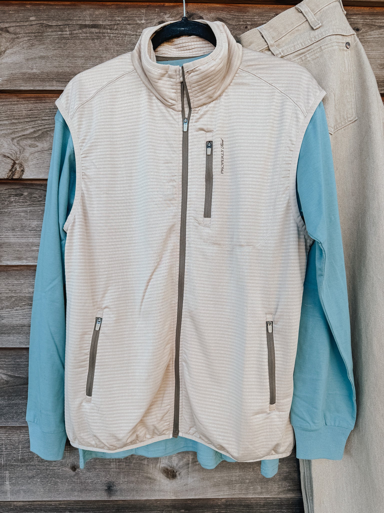 Men's Properly Tied Fairhope Vest In Khaki - Image 2
