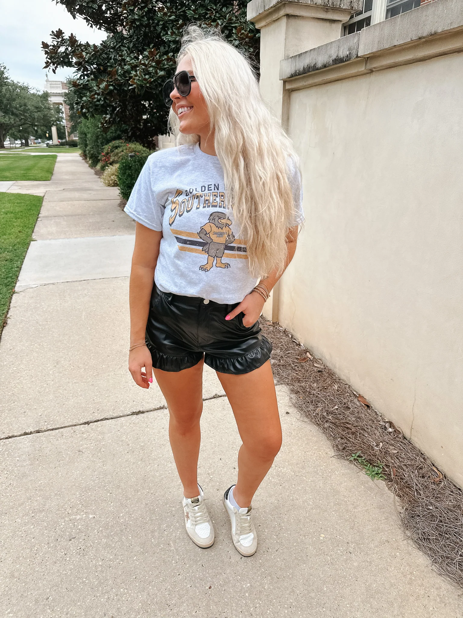 Usm Eagles Retro Tee - Image 9