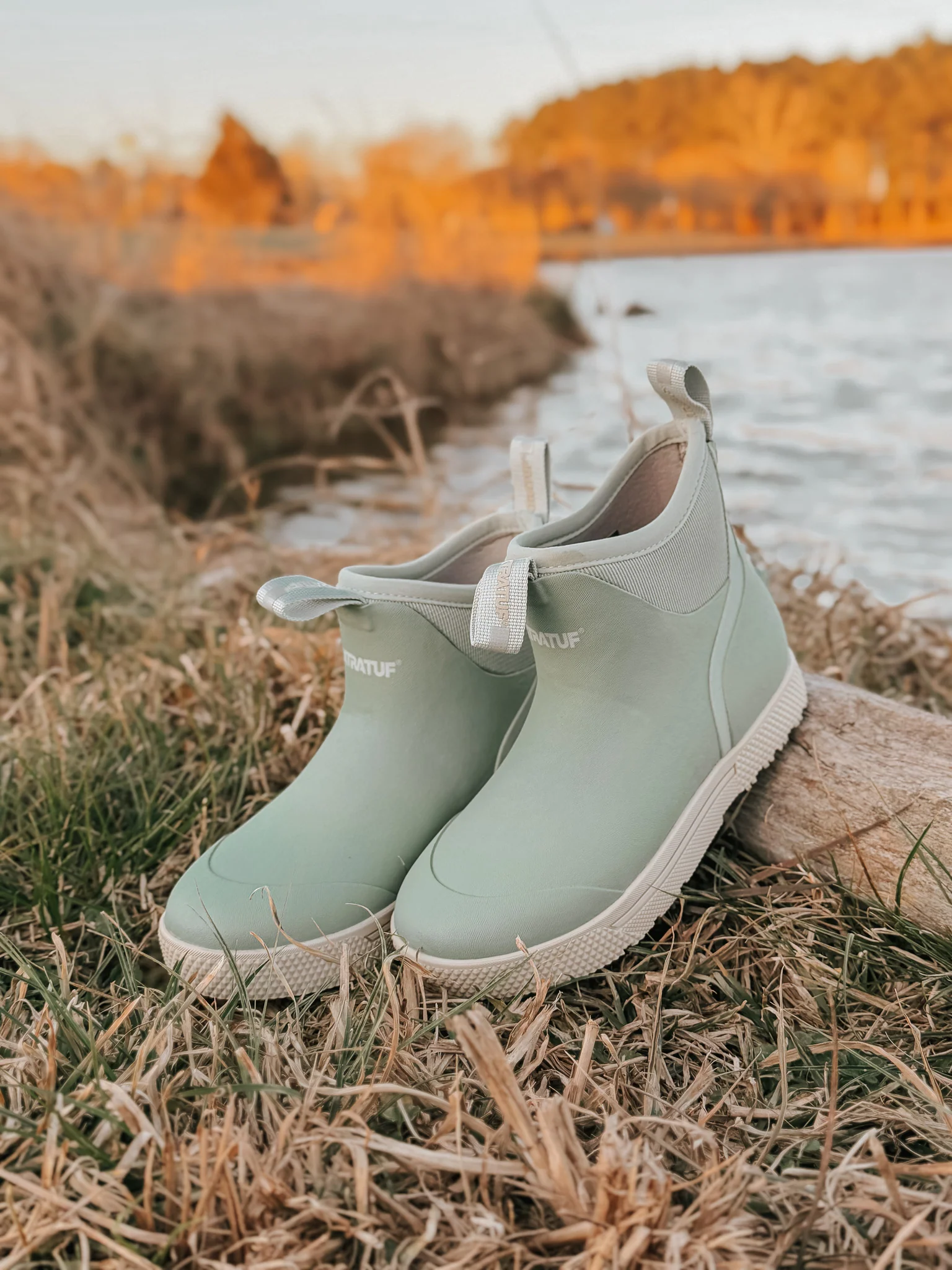 XTRATUF Women's Wheelhouse Ankle Deck Boot in Iceberg