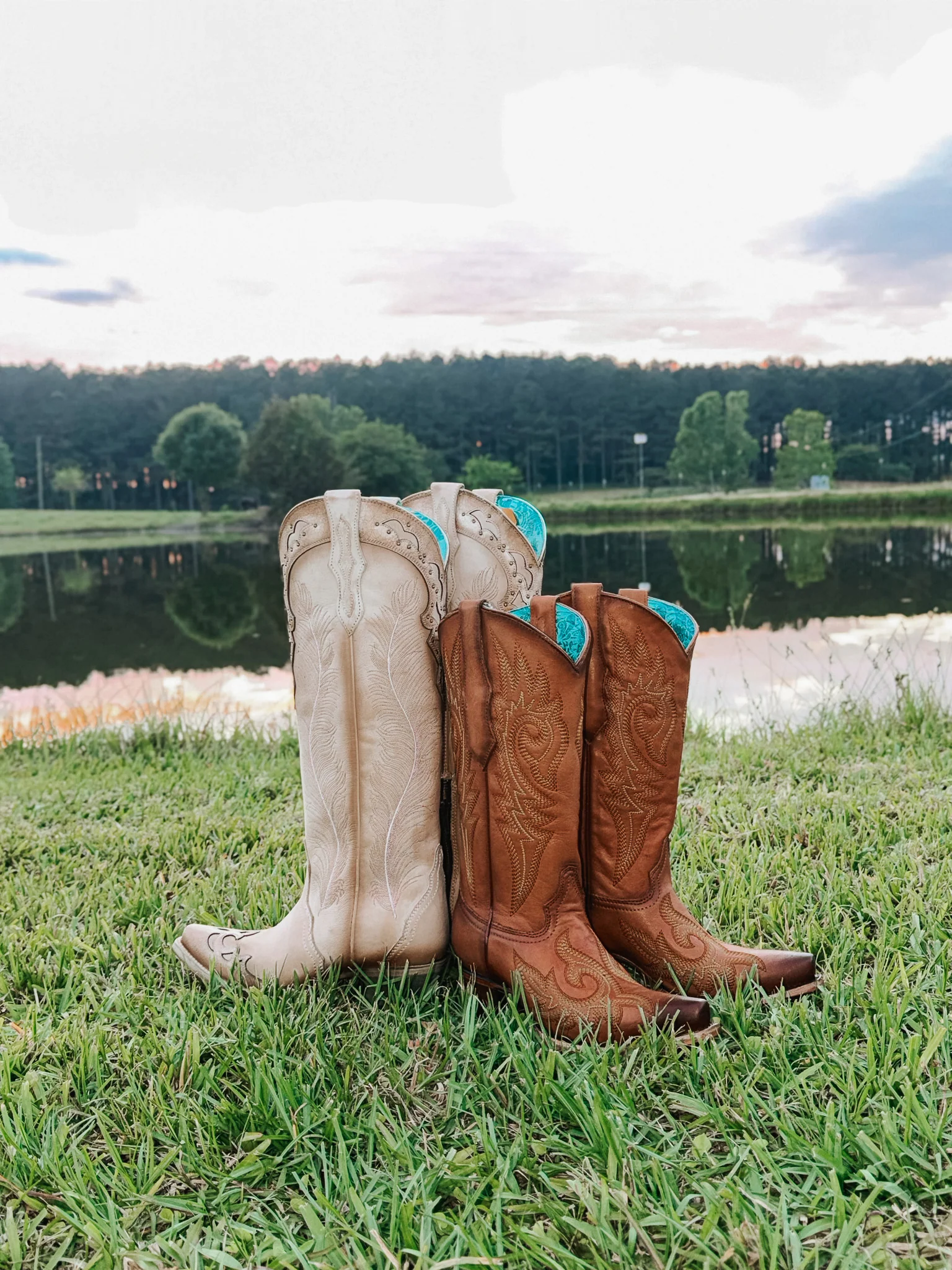 Women's Corral Shedron Flames Embroidery Snip Toe Western Boot - Image 4
